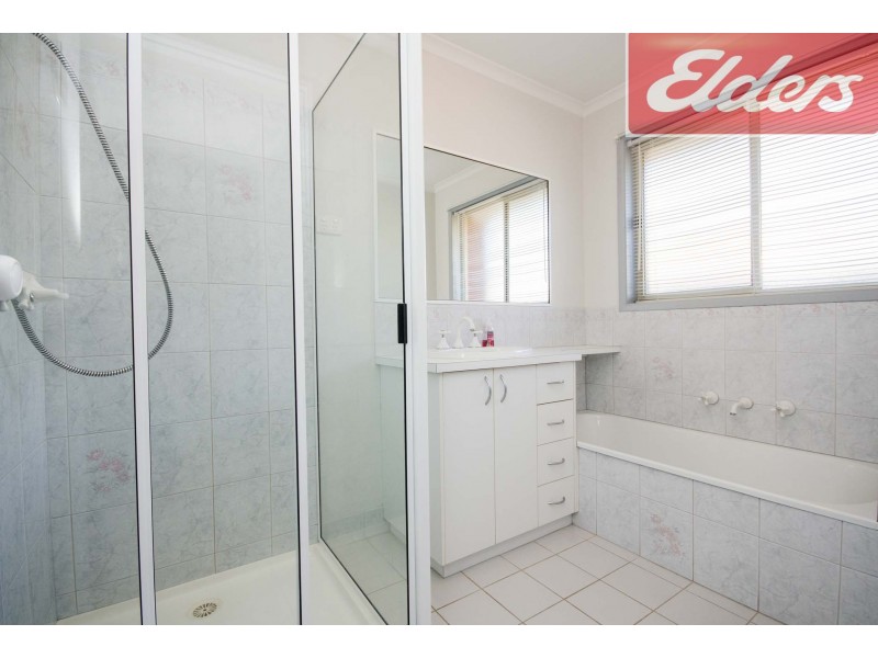 60 Maryville Way, Thurgoona NSW 2640