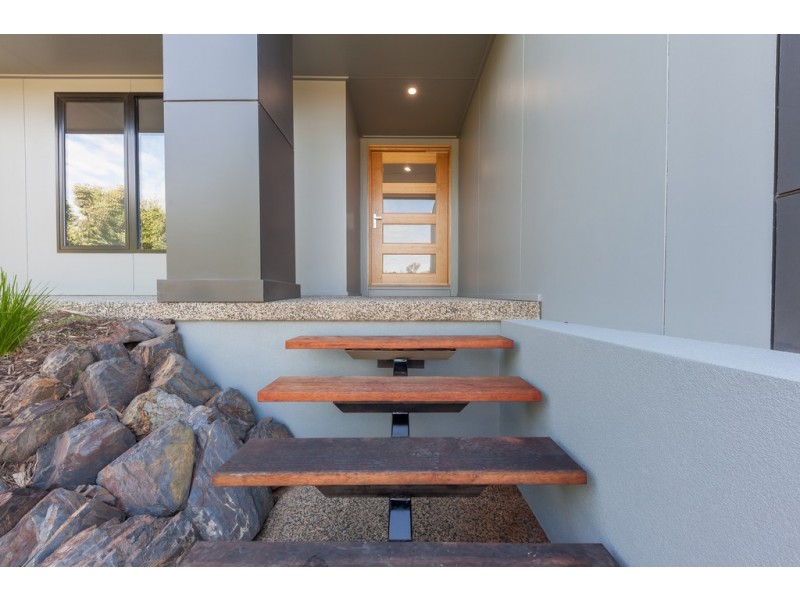 74 Yarralumla Drive, Wodonga VIC 3690