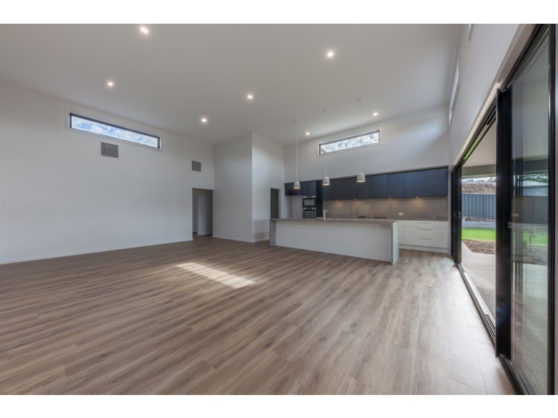 74 Yarralumla Drive, Wodonga VIC 3690