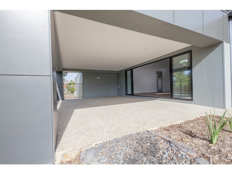 74 Yarralumla Drive, Wodonga VIC 3690