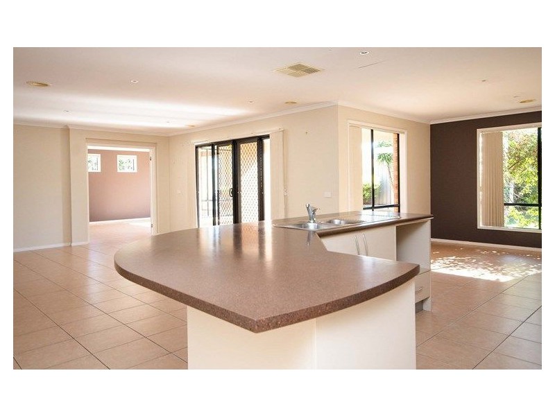 11 Kennedia Street, Thurgoona NSW 2640