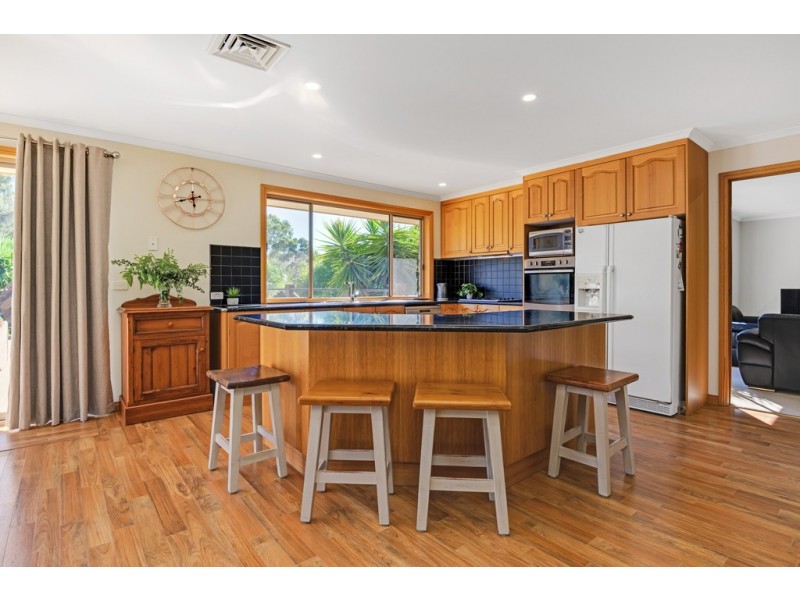 18 Beardmore Street, Bethanga VIC 3691