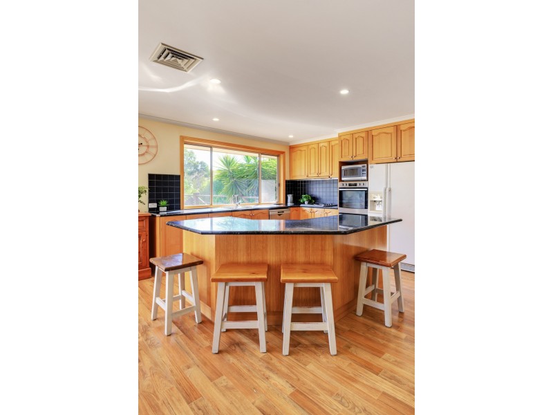 18 Beardmore Street, Bethanga VIC 3691