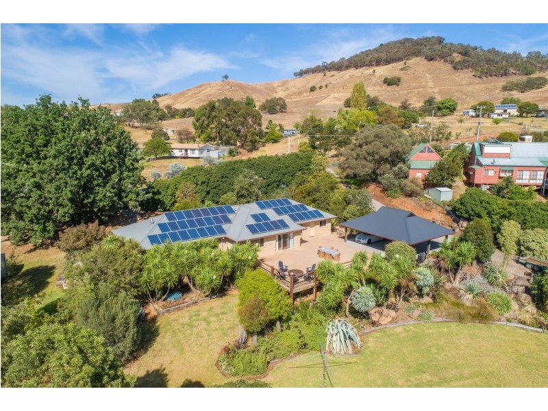 18 Beardmore Street, Bethanga VIC 3691