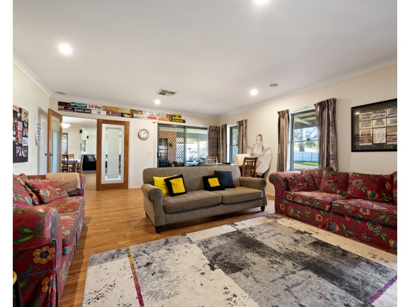 660 Lyne Street, Lavington NSW 2641