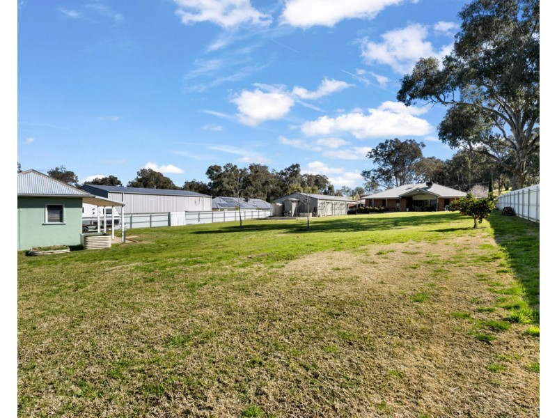 660 Lyne Street, Lavington NSW 2641