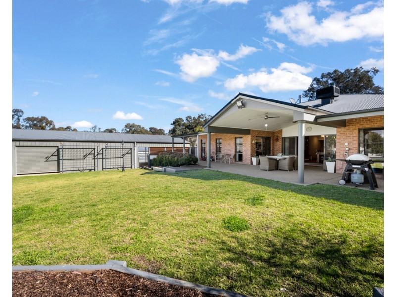 660 Lyne Street, Lavington NSW 2641