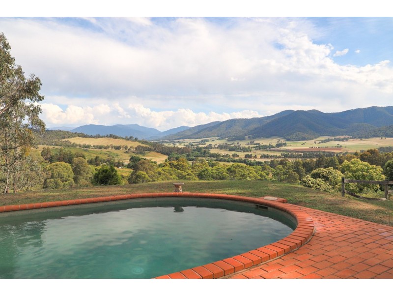 34 Costantinos Lane, Tawonga VIC 3697