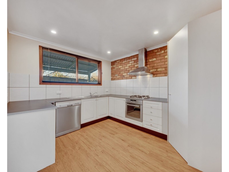 2/566 Woodbury Court, Lavington NSW 2641