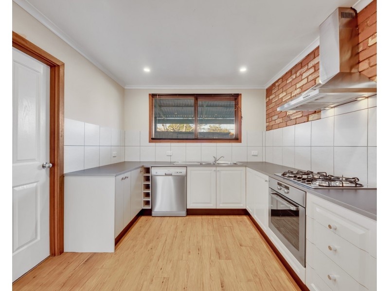2/566 Woodbury Court, Lavington NSW 2641