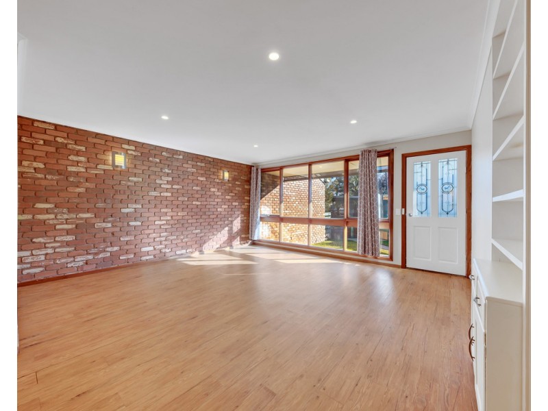 2/566 Woodbury Court, Lavington NSW 2641