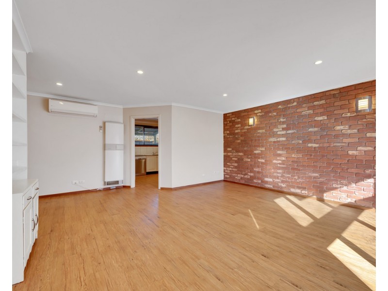 2/566 Woodbury Court, Lavington NSW 2641
