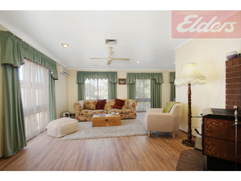 8 Sans Souci Drive, Wodonga VIC 3690