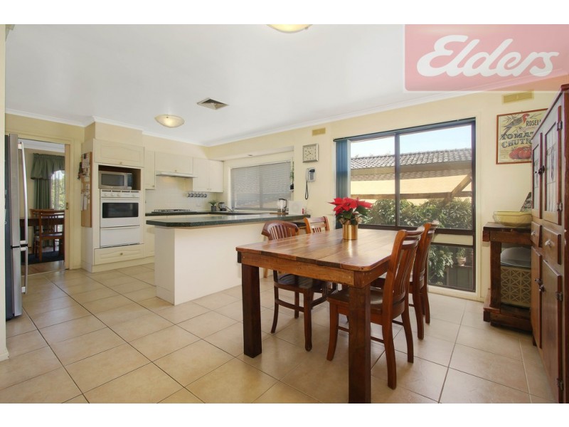 8 Sans Souci Drive, Wodonga VIC 3690