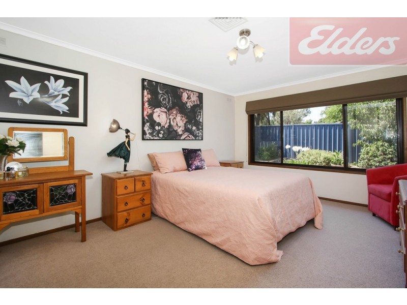 8 Sans Souci Drive, Wodonga VIC 3690