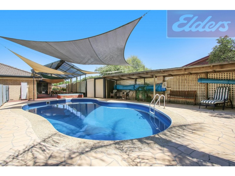 8 Sans Souci Drive, Wodonga VIC 3690