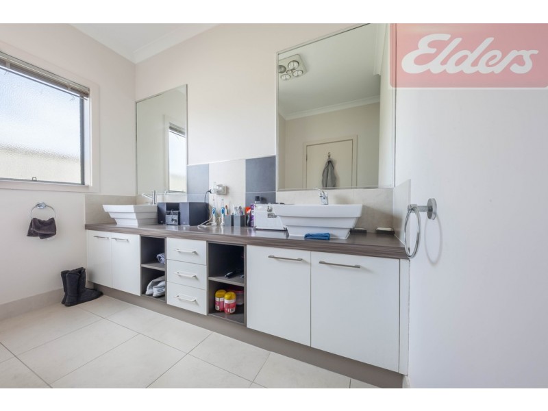 603 Hague Street, Lavington NSW 2641