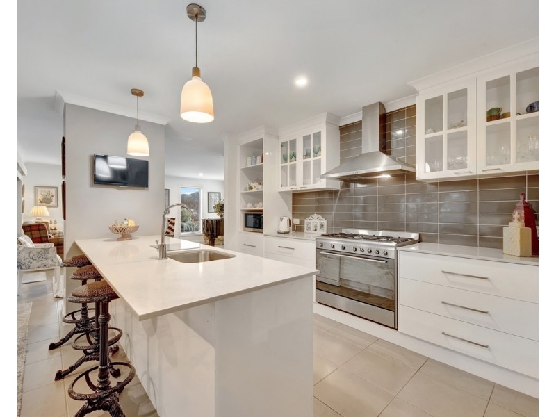 6 Cardiff Drive, Wodonga VIC 3690