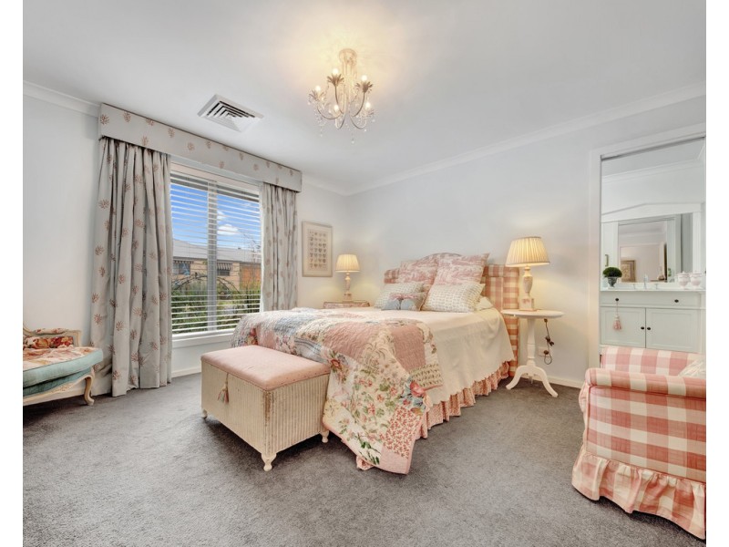 6 Cardiff Drive, Wodonga VIC 3690