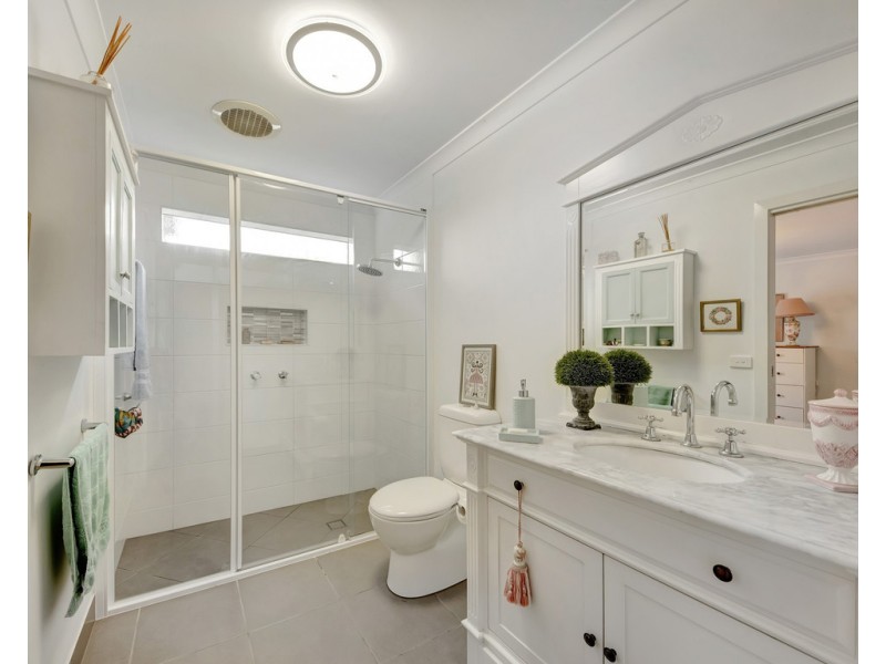 6 Cardiff Drive, Wodonga VIC 3690