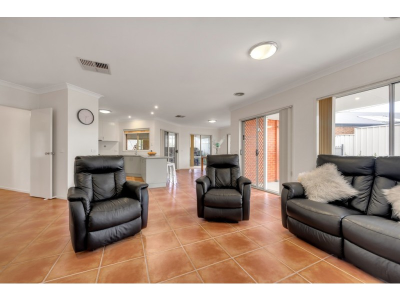 4 Coulston Street, Wodonga VIC 3690