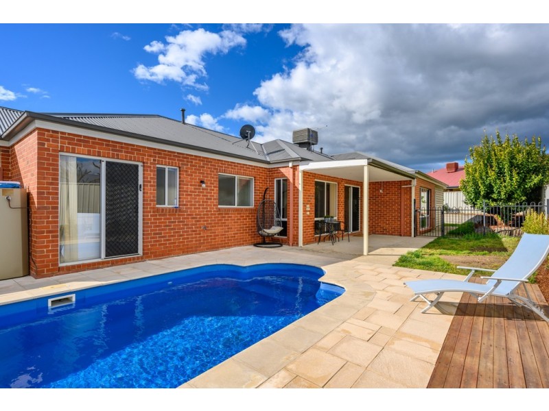 4 Coulston Street, Wodonga VIC 3690