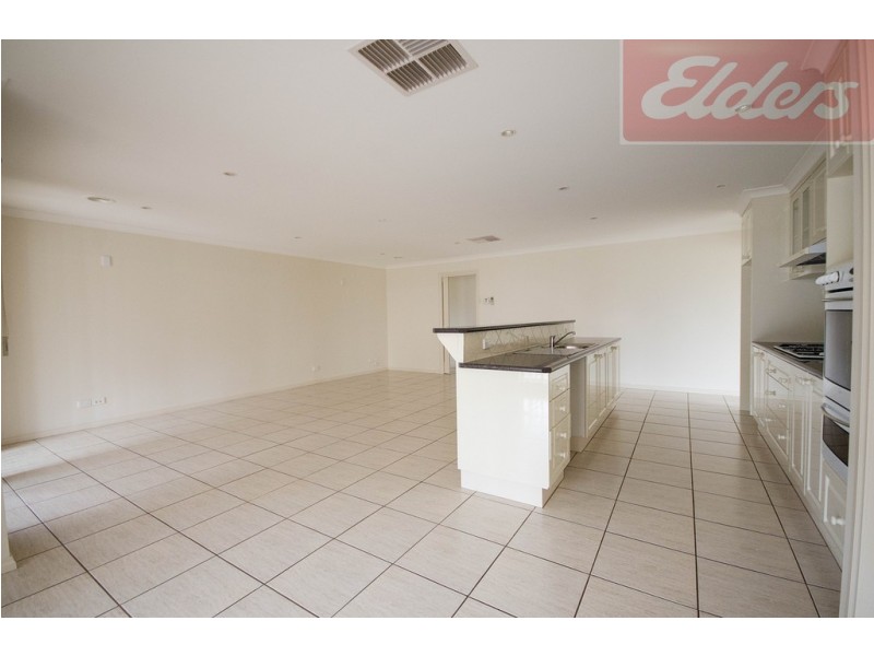 4 Oatlands Fairway, West Wodonga VIC 3690