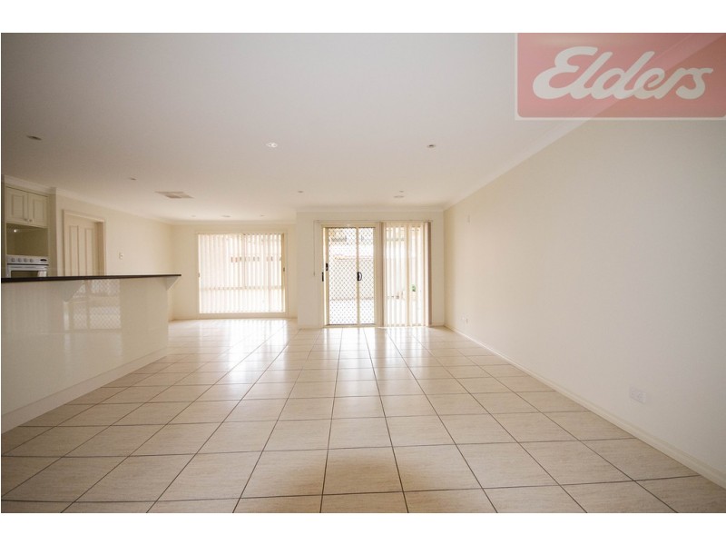 4 Oatlands Fairway, West Wodonga VIC 3690