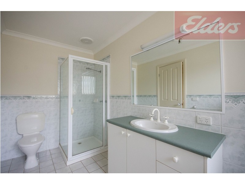 4 Oatlands Fairway, West Wodonga VIC 3690