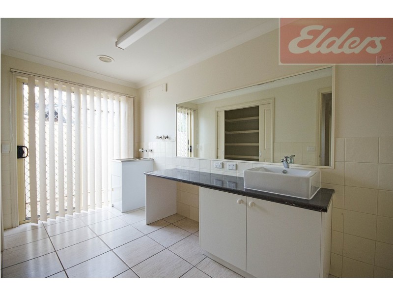 4 Oatlands Fairway, West Wodonga VIC 3690