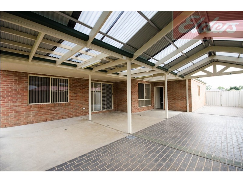 4 Oatlands Fairway, West Wodonga VIC 3690
