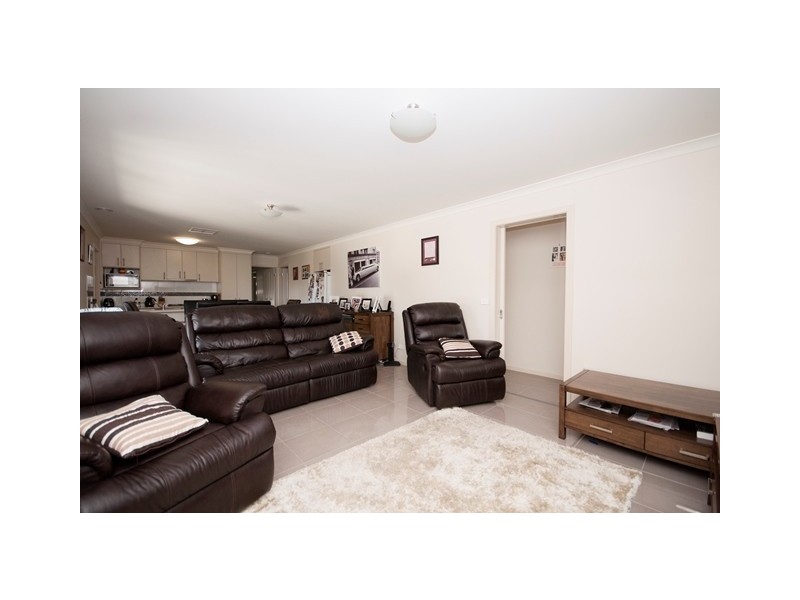 41 Silky Oak Avenue, Wodonga VIC 3690