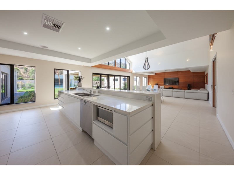 34 Lambourne Drive, Wodonga VIC 3690