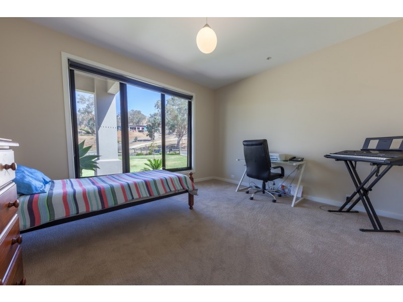 34 Lambourne Drive, Wodonga VIC 3690