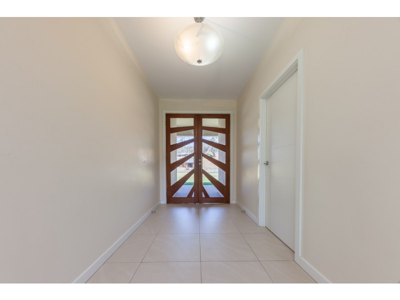 34 Lambourne Drive, Wodonga VIC 3690