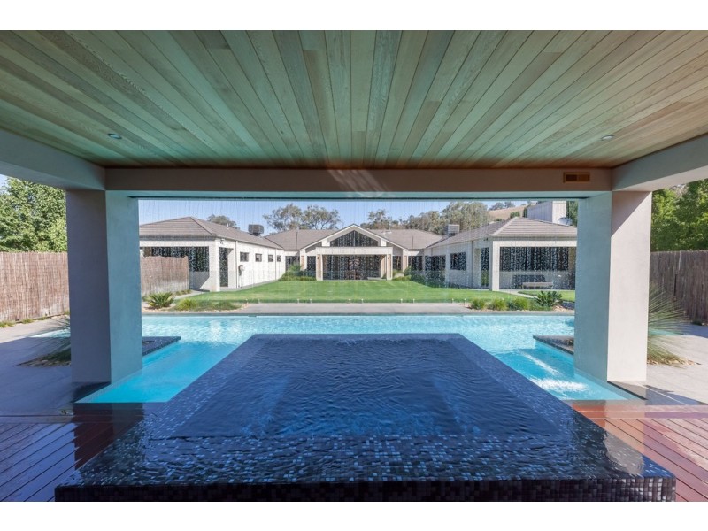 34 Lambourne Drive, Wodonga VIC 3690