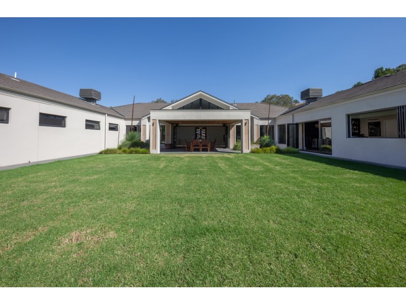 34 Lambourne Drive, Wodonga VIC 3690