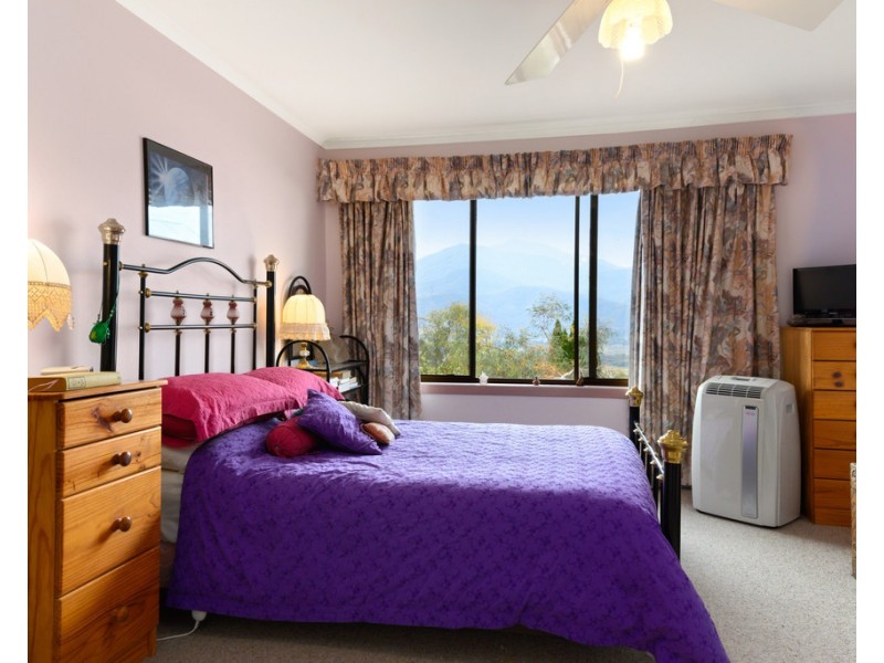 1 Buckland Street, Tawonga South VIC 3698