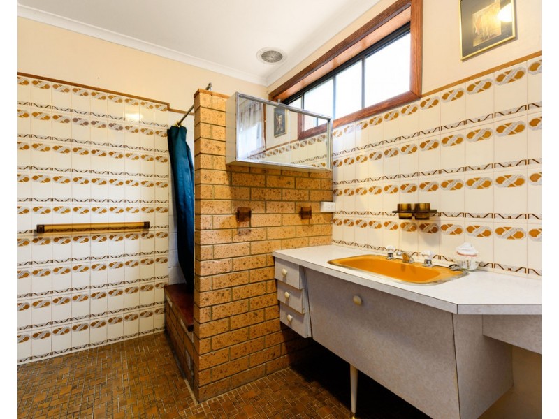 1 Buckland Street, Tawonga South VIC 3698