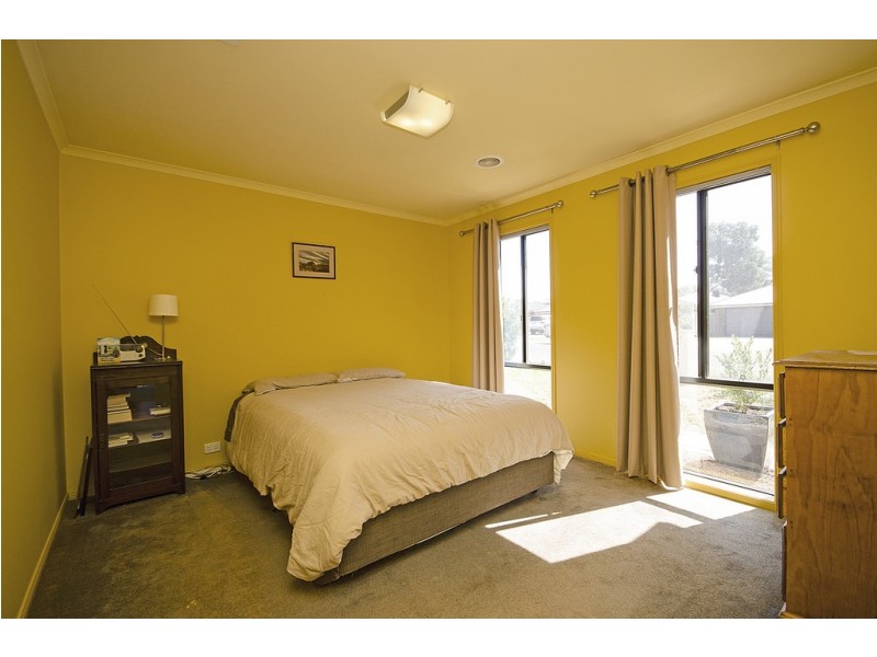 73 Hartigan Street, Thurgoona NSW 2640