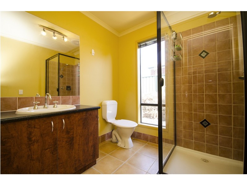 73 Hartigan Street, Thurgoona NSW 2640
