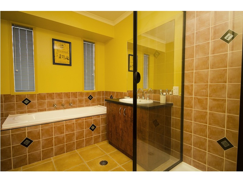 73 Hartigan Street, Thurgoona NSW 2640
