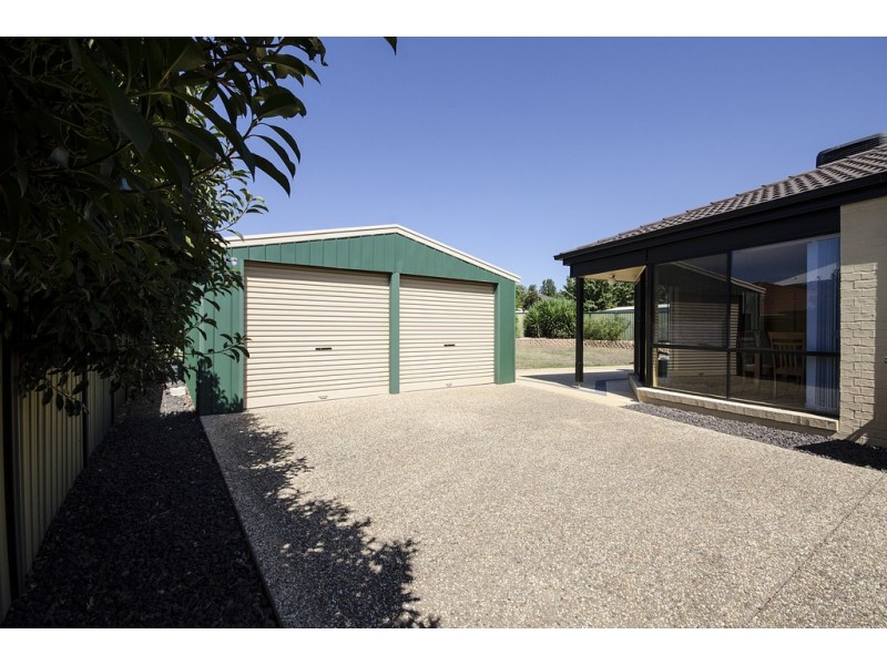 73 Hartigan Street, Thurgoona NSW 2640