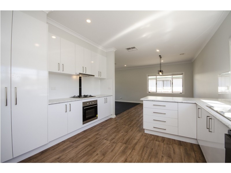 467 Bownds Street, Lavington NSW 2641