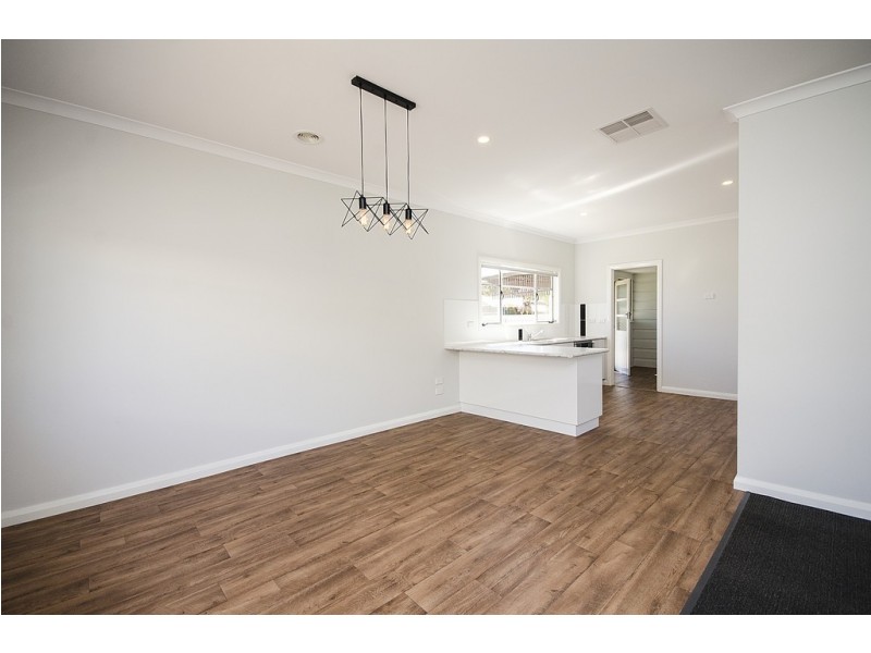 467 Bownds Street, Lavington NSW 2641