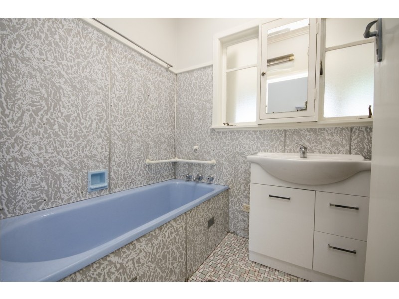 467 Bownds Street, Lavington NSW 2641