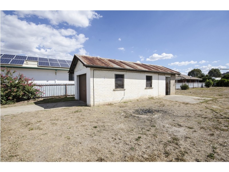 467 Bownds Street, Lavington NSW 2641