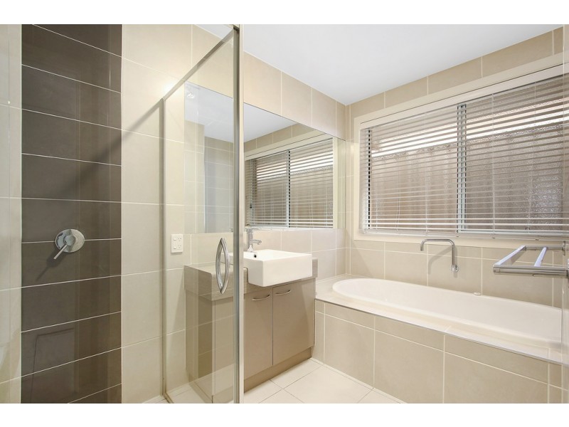 17 Stringybark Court, Thurgoona NSW 2640