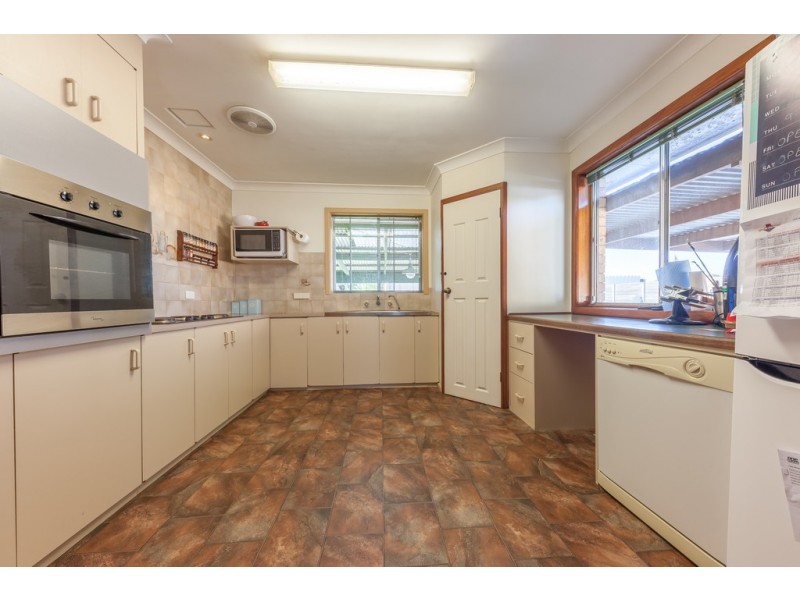 450 Alldis Avenue, Lavington NSW 2641