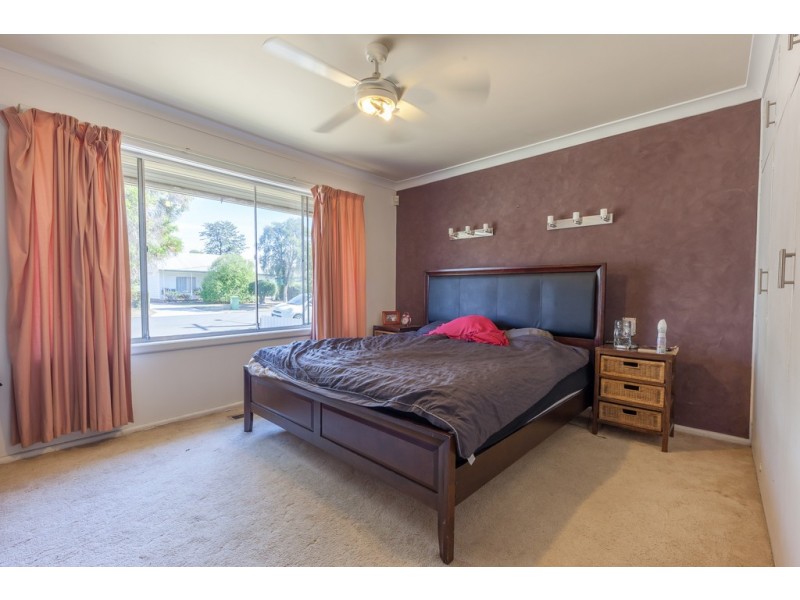 450 Alldis Avenue, Lavington NSW 2641